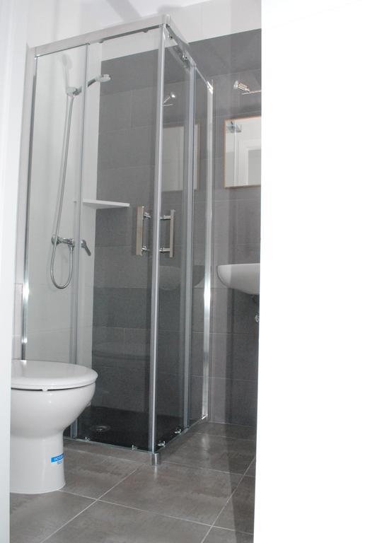 Hostal Paris Ciutadella Ciutadella  Bilik gambar