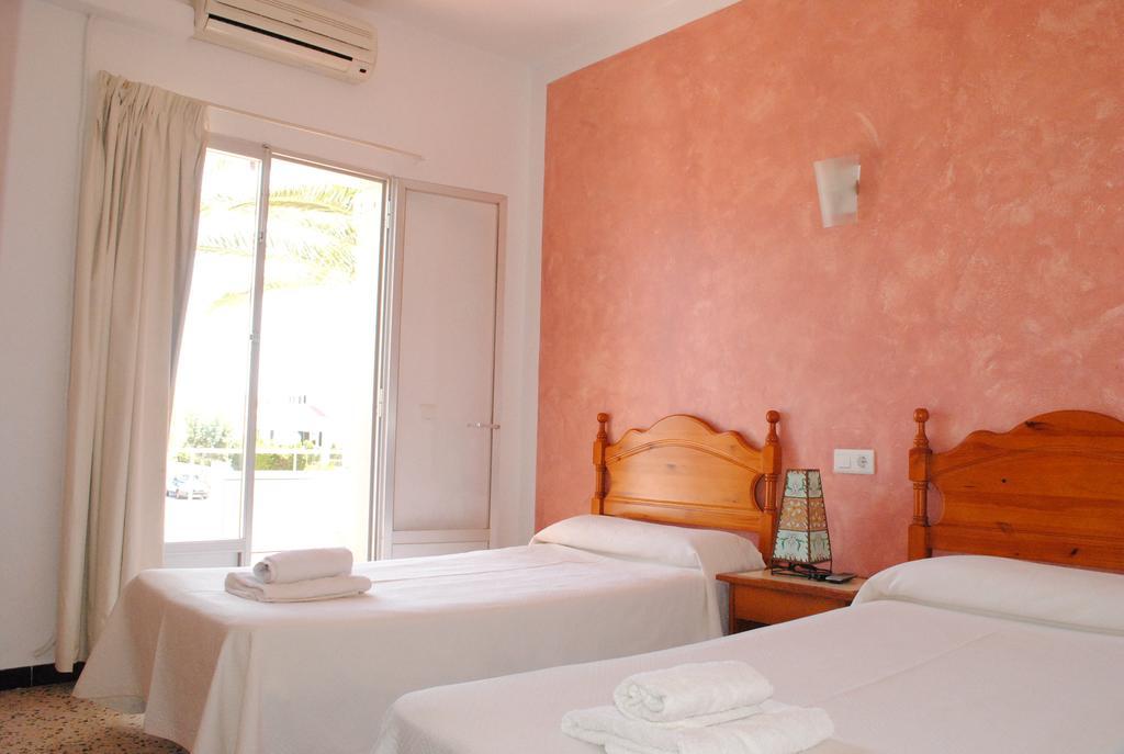 Hostal Paris Ciutadella Ciutadella  Bilik gambar